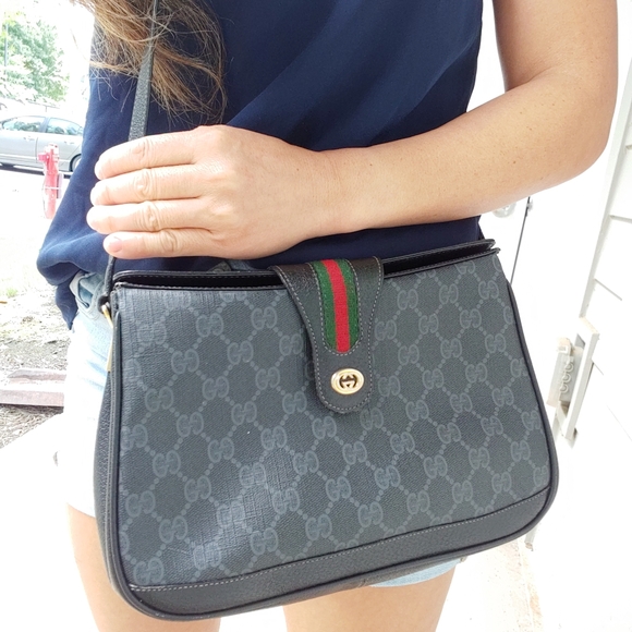 Gucci Handbags - Authentic Vintage Gucci GG Monogram Supreme Sherry Web Ophidia Crossbody Bag